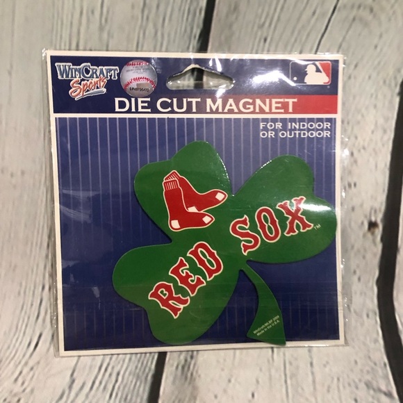 Boston Red Sox WinCraft 5" Clover Die-Cut Car Magnet - Picture 1 of 2